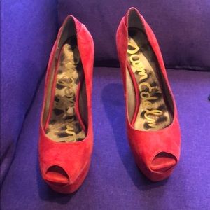 Used Peep-Toe Edelman Platform Red Suede Heel
